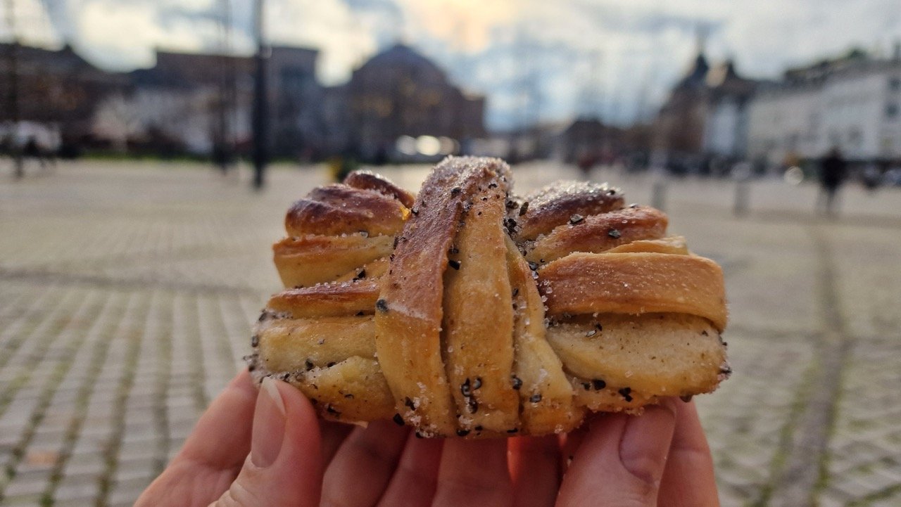 Juno the bakery cardamom bun