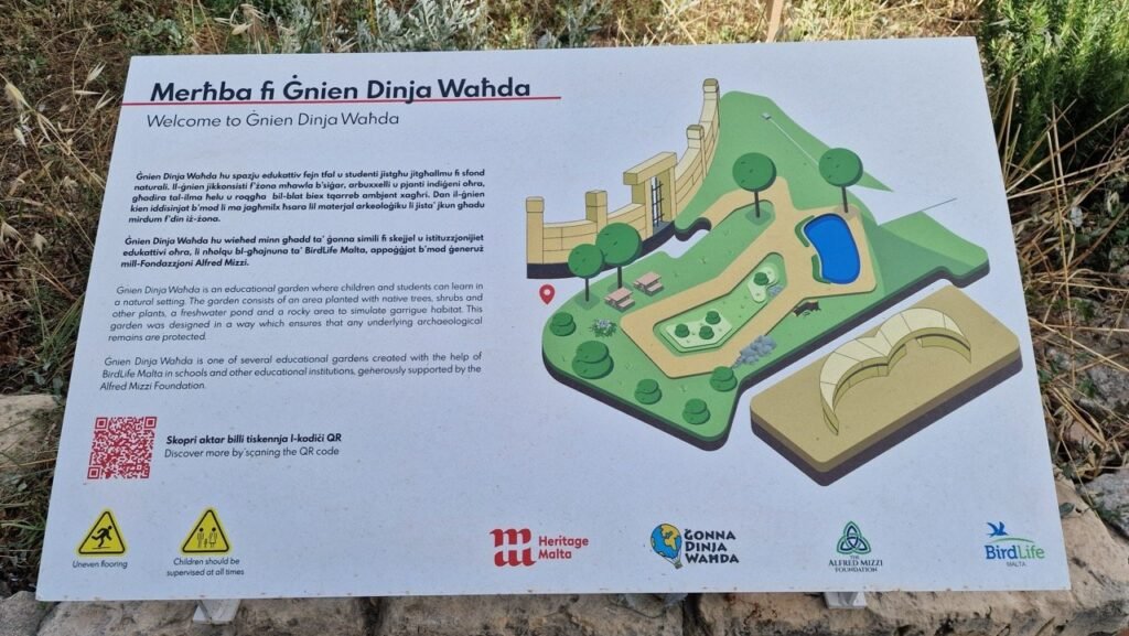 Ħal Tarxien bilingual sign