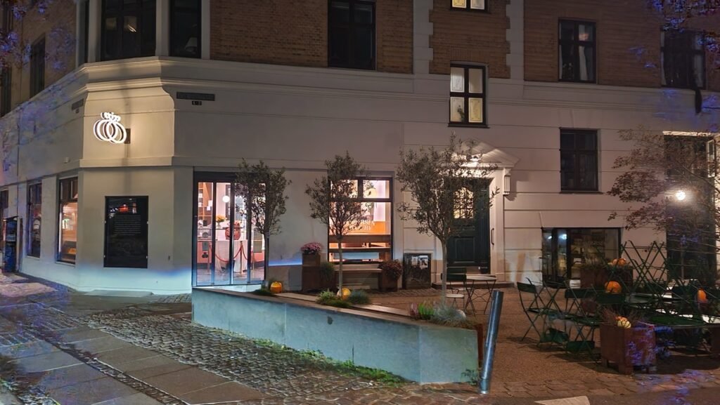 Andersen Bakery Islands Brygge outside